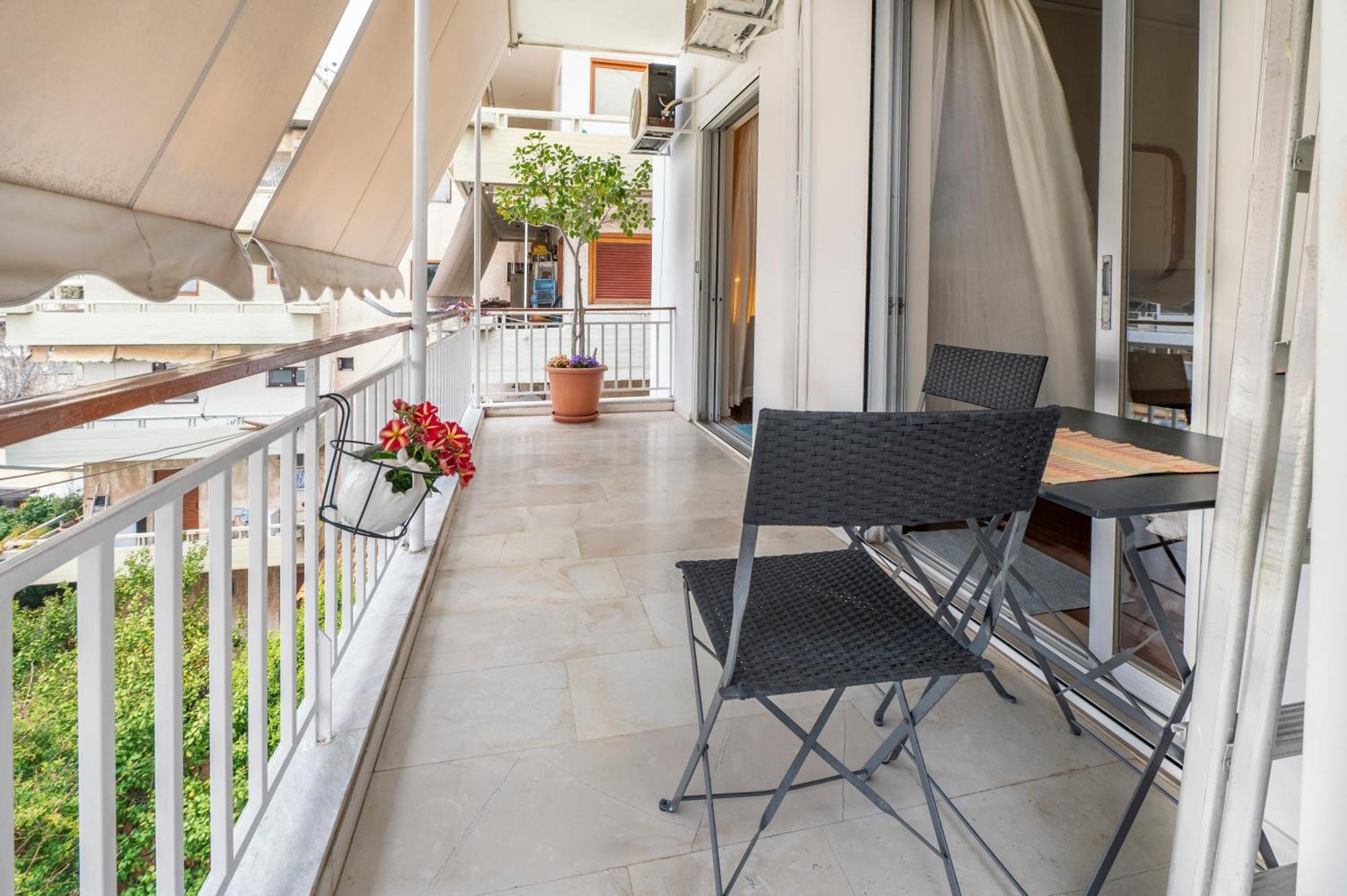 Family In Glyfada-kyprou, By Comfortbnb Athènes